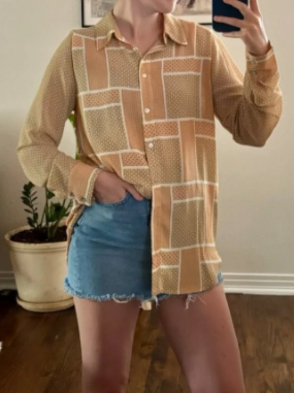 Rose & Olive Women’s Size Medium Button Down Blouse Rust Tan White Geometric